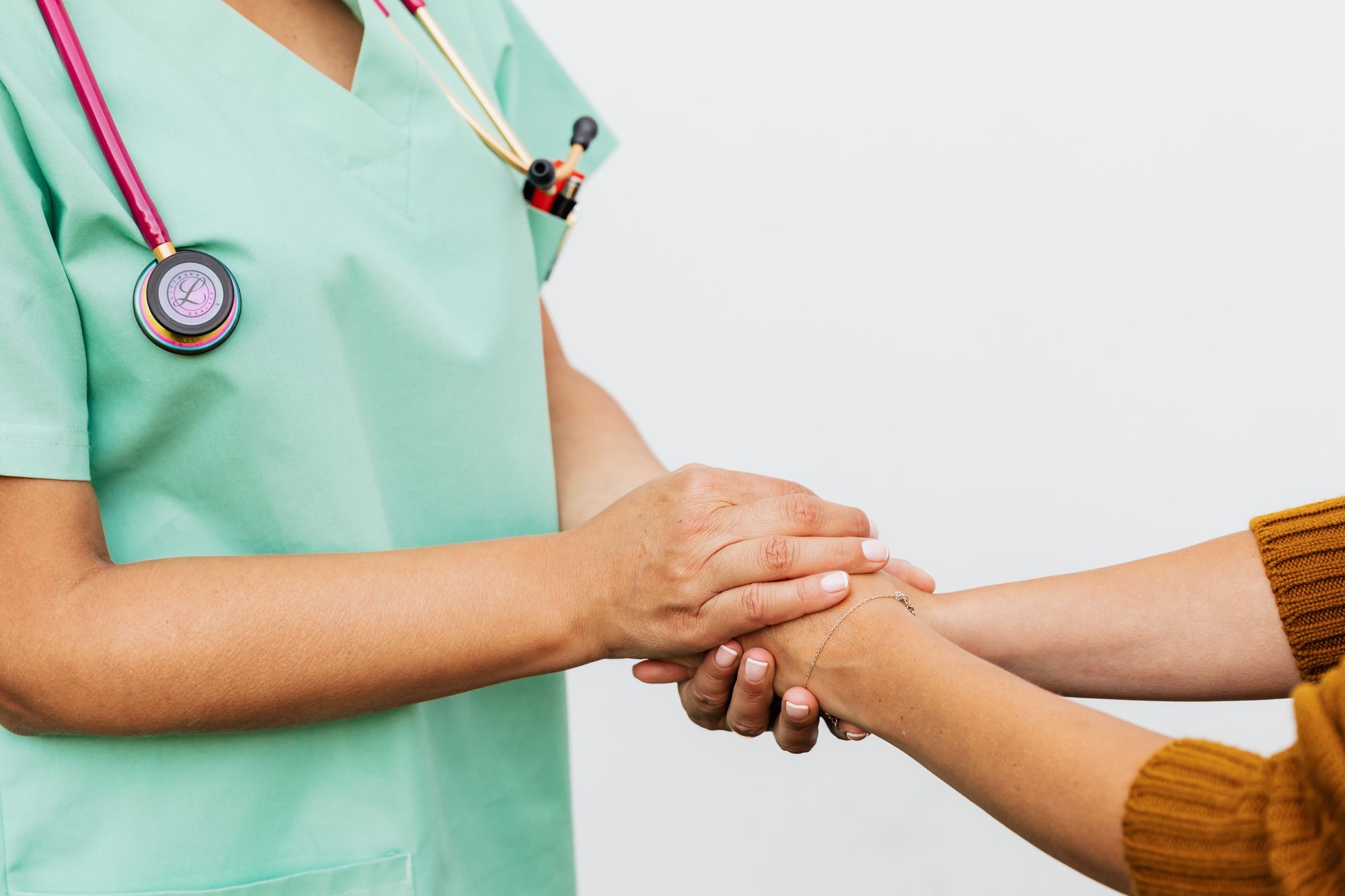 Onkologische Sprechstunde: Arzt und Patient im vertrauensvollen Gespräch